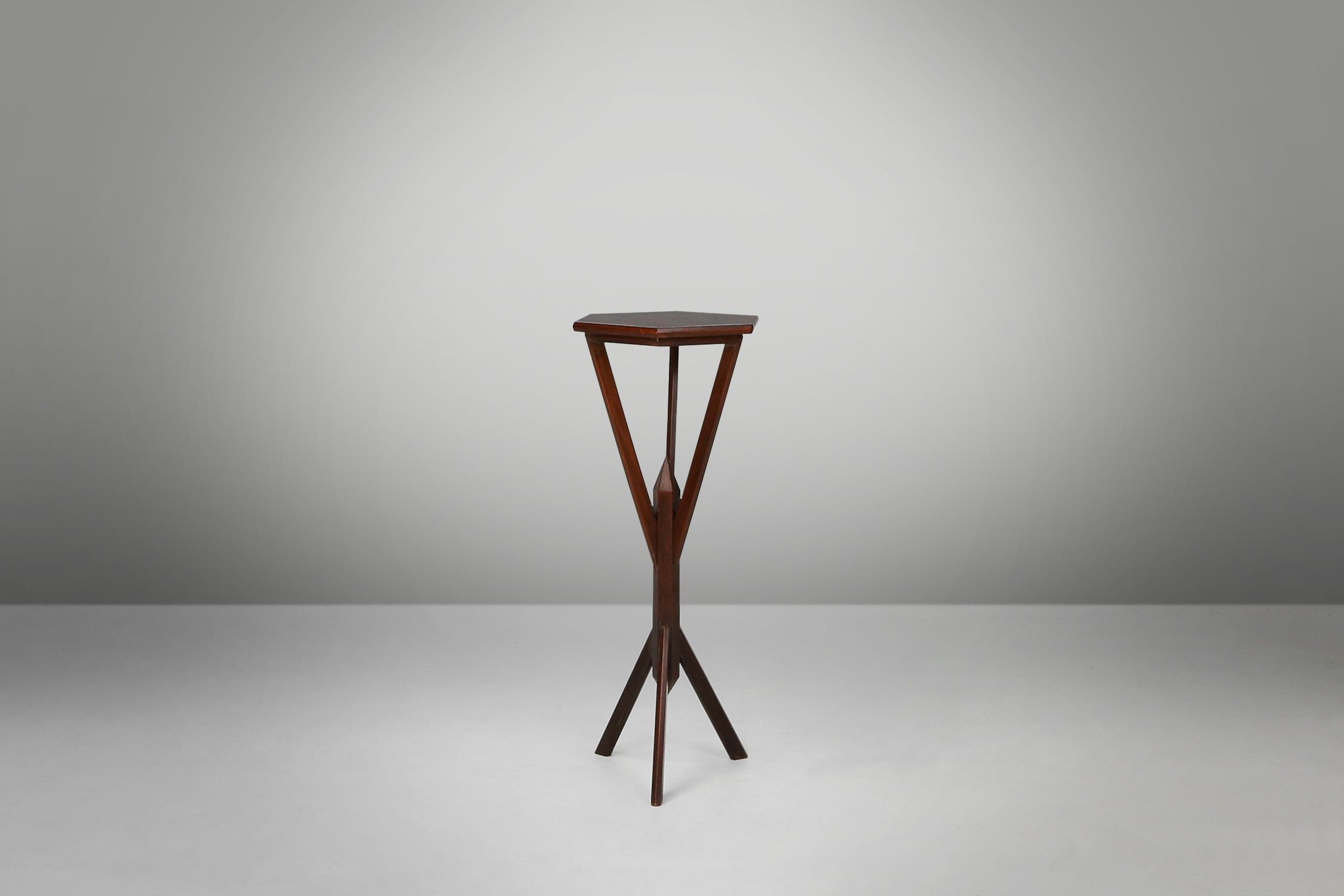 Elegant French Art Deco console in wood from the 1930sthumbnail